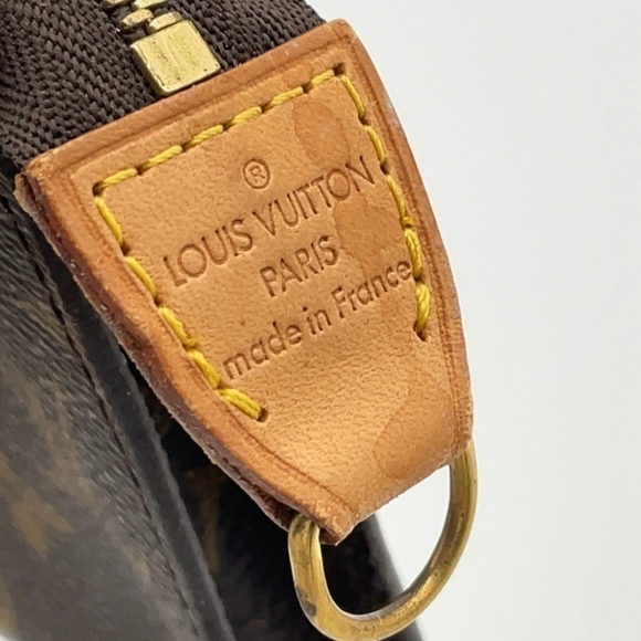 Louis Vuitton Monogram Pouch - Picture 10 of 10